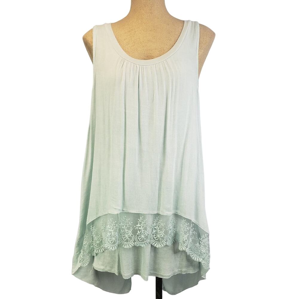 Pretty Pale Mint Green Hi/Low‎ Hem Tank with Lace Detailing EUC